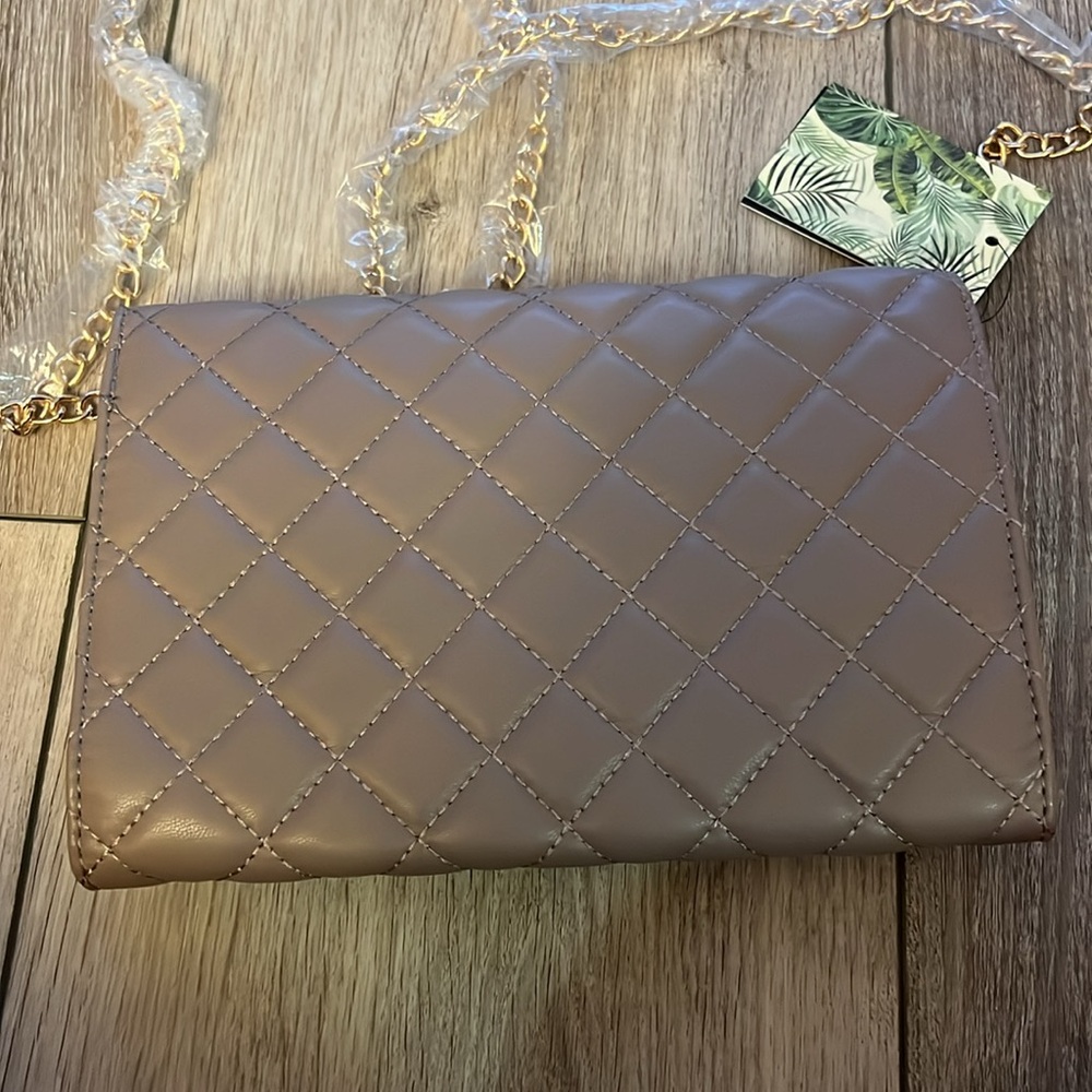 Badgley Mischka Corssybody with Diamond Quilting - Picture 4 of 8